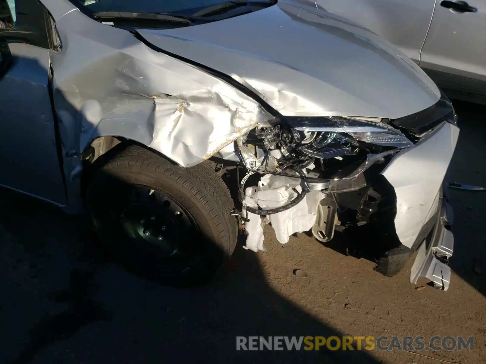 9 Photograph of a damaged car 5YFBURHE3KP899690 TOYOTA COROLLA 2019