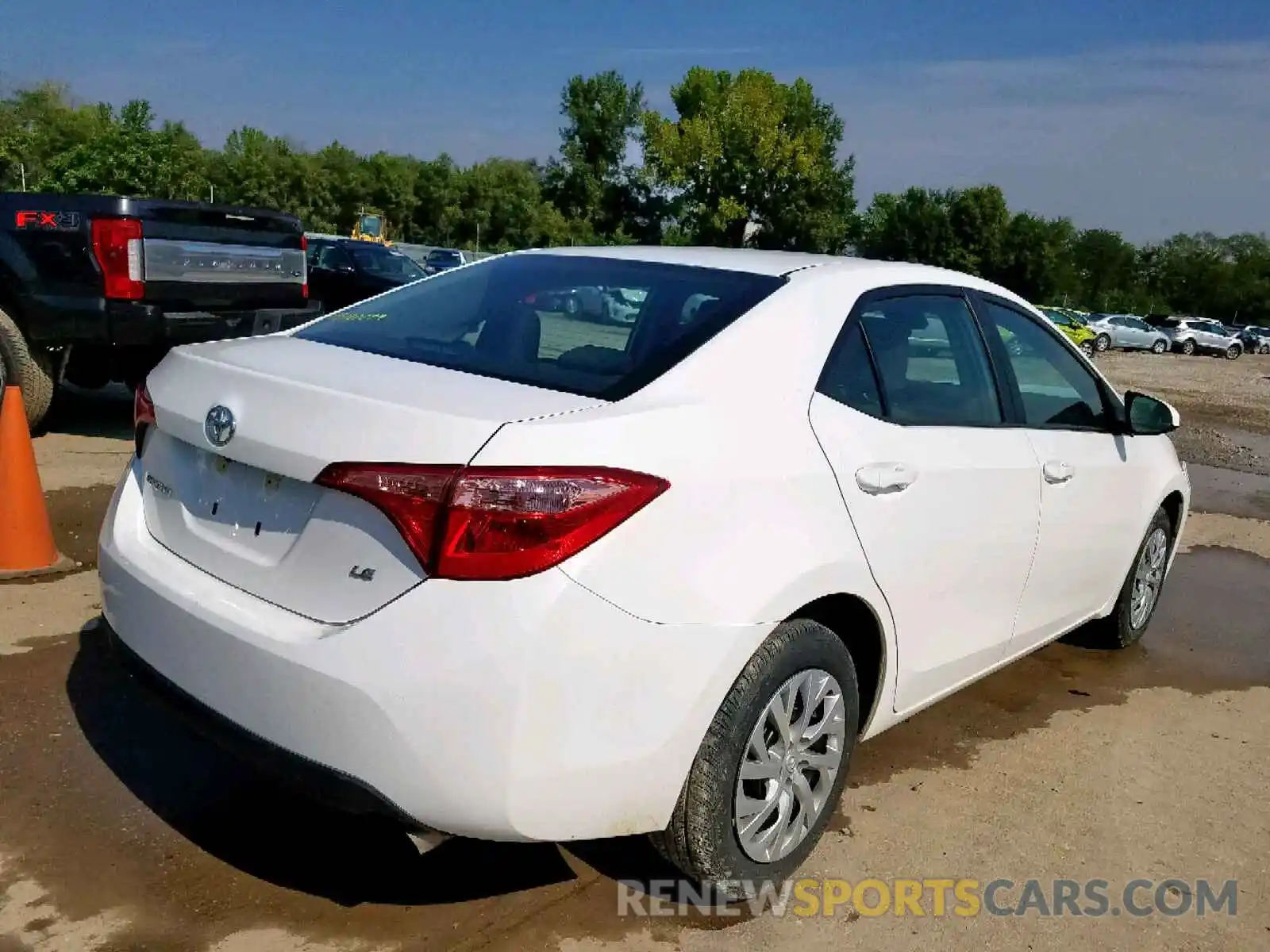 4 Photograph of a damaged car 5YFBURHE3KP900305 TOYOTA COROLLA 2019