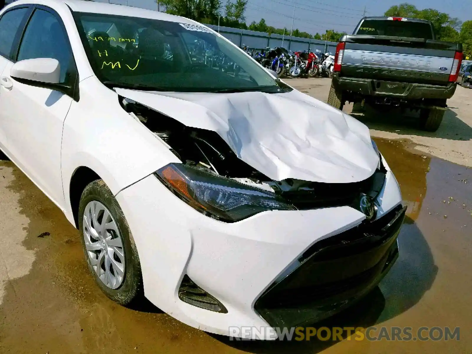 9 Photograph of a damaged car 5YFBURHE3KP900305 TOYOTA COROLLA 2019