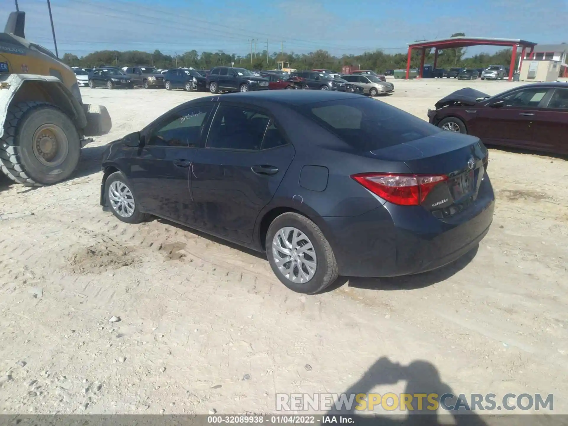 3 Photograph of a damaged car 5YFBURHE3KP901597 TOYOTA COROLLA 2019