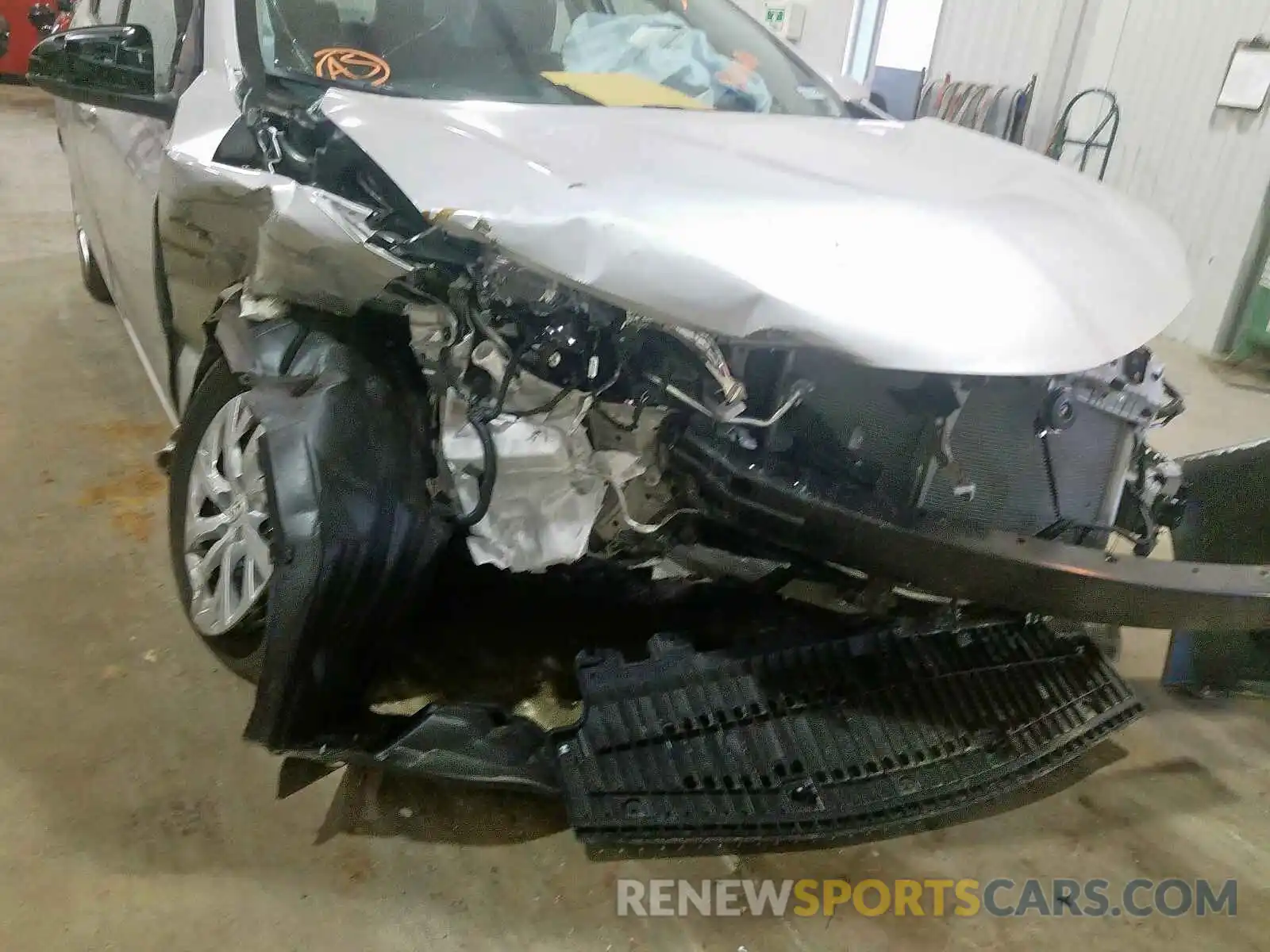 9 Photograph of a damaged car 5YFBURHE3KP901681 TOYOTA COROLLA 2019