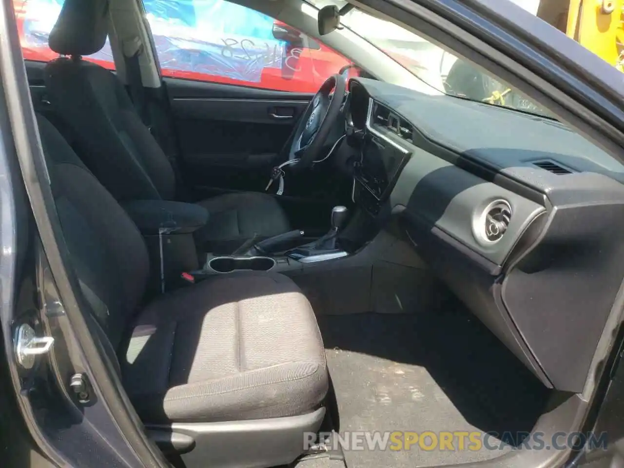 5 Photograph of a damaged car 5YFBURHE3KP903673 TOYOTA COROLLA 2019