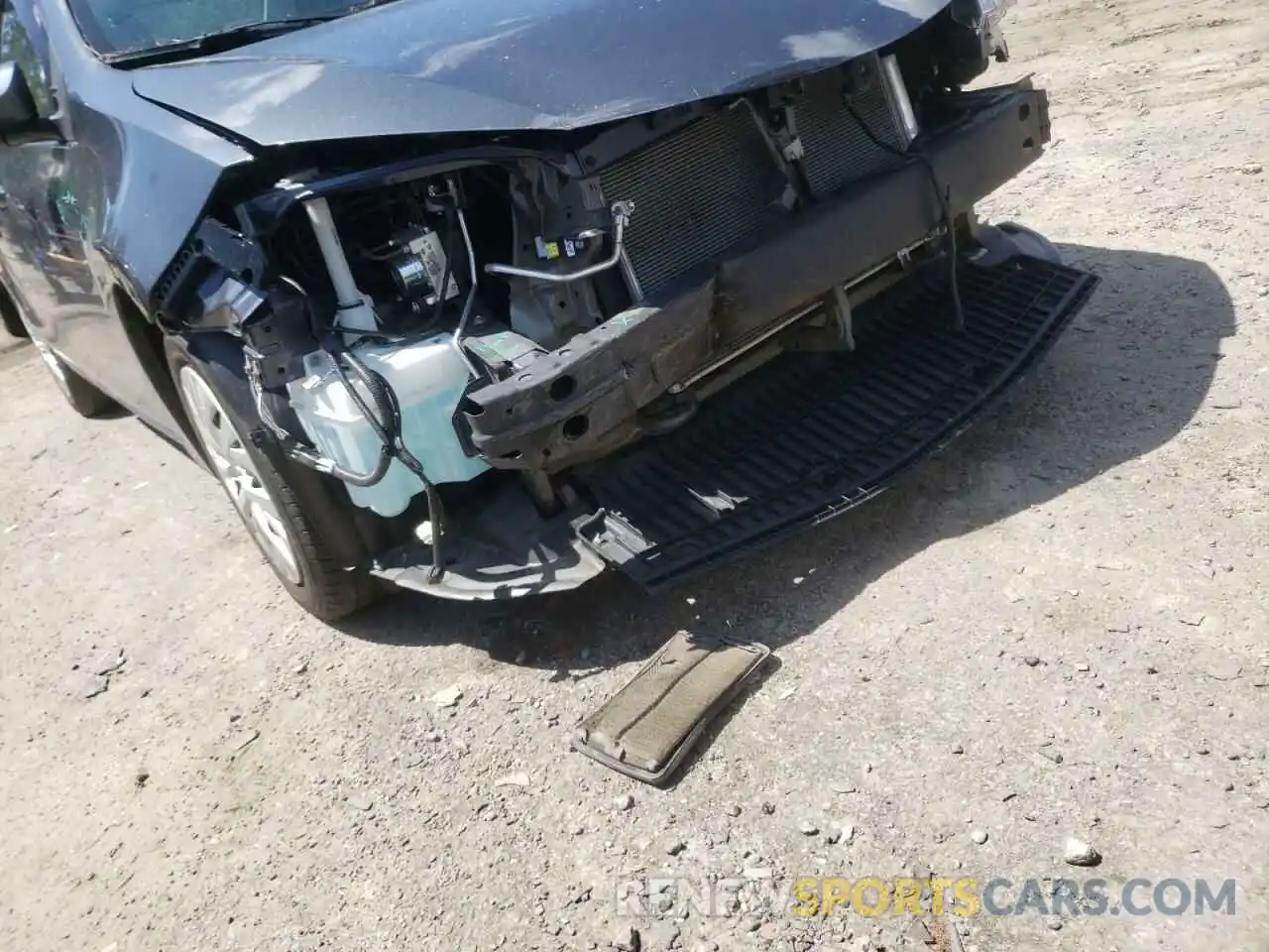 9 Photograph of a damaged car 5YFBURHE3KP903673 TOYOTA COROLLA 2019