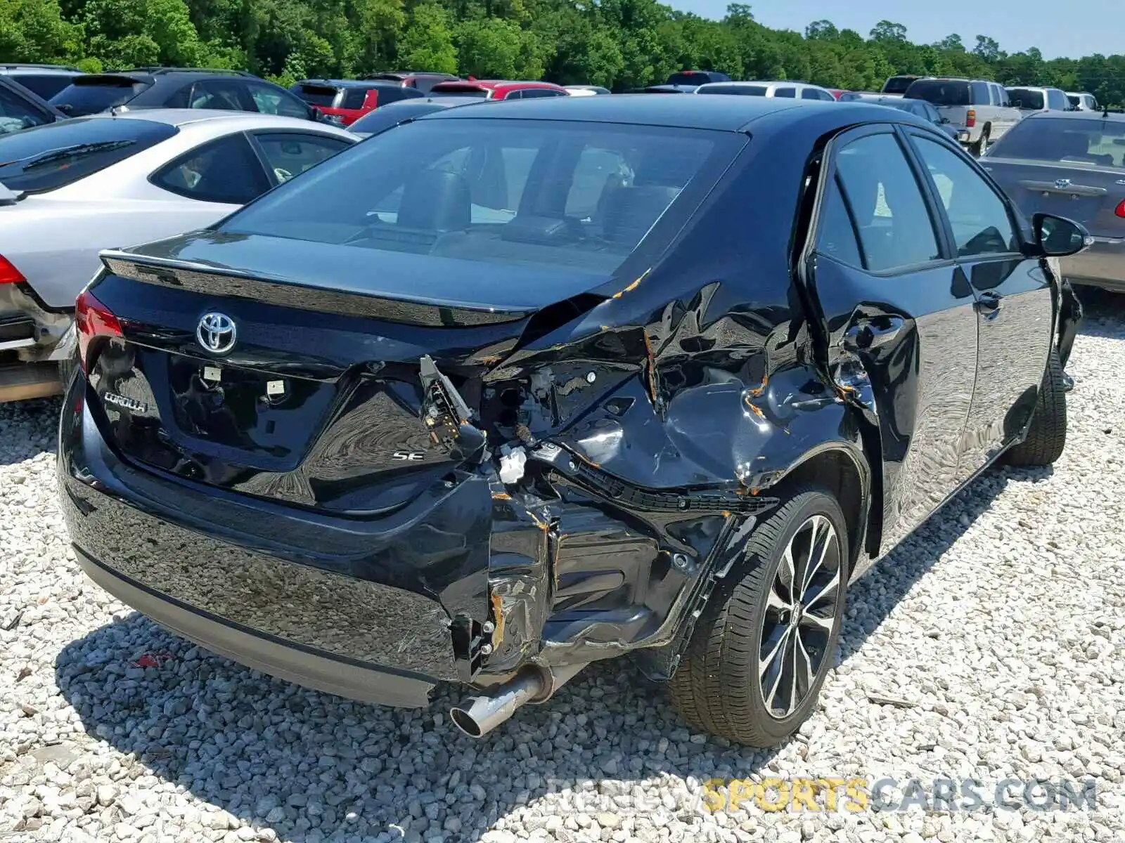 4 Photograph of a damaged car 5YFBURHE3KP908789 TOYOTA COROLLA 2019