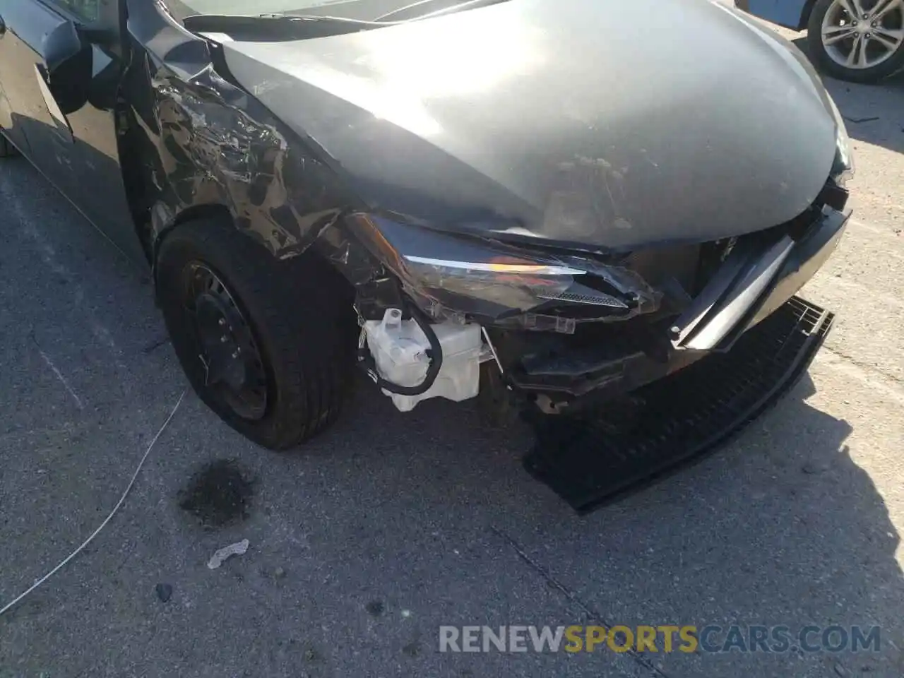 9 Photograph of a damaged car 5YFBURHE3KP910025 TOYOTA COROLLA 2019