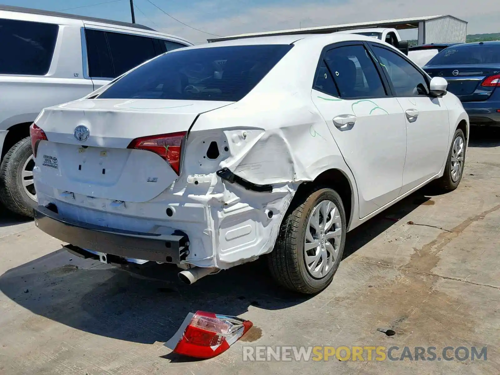 4 Photograph of a damaged car 5YFBURHE3KP910588 TOYOTA COROLLA 2019