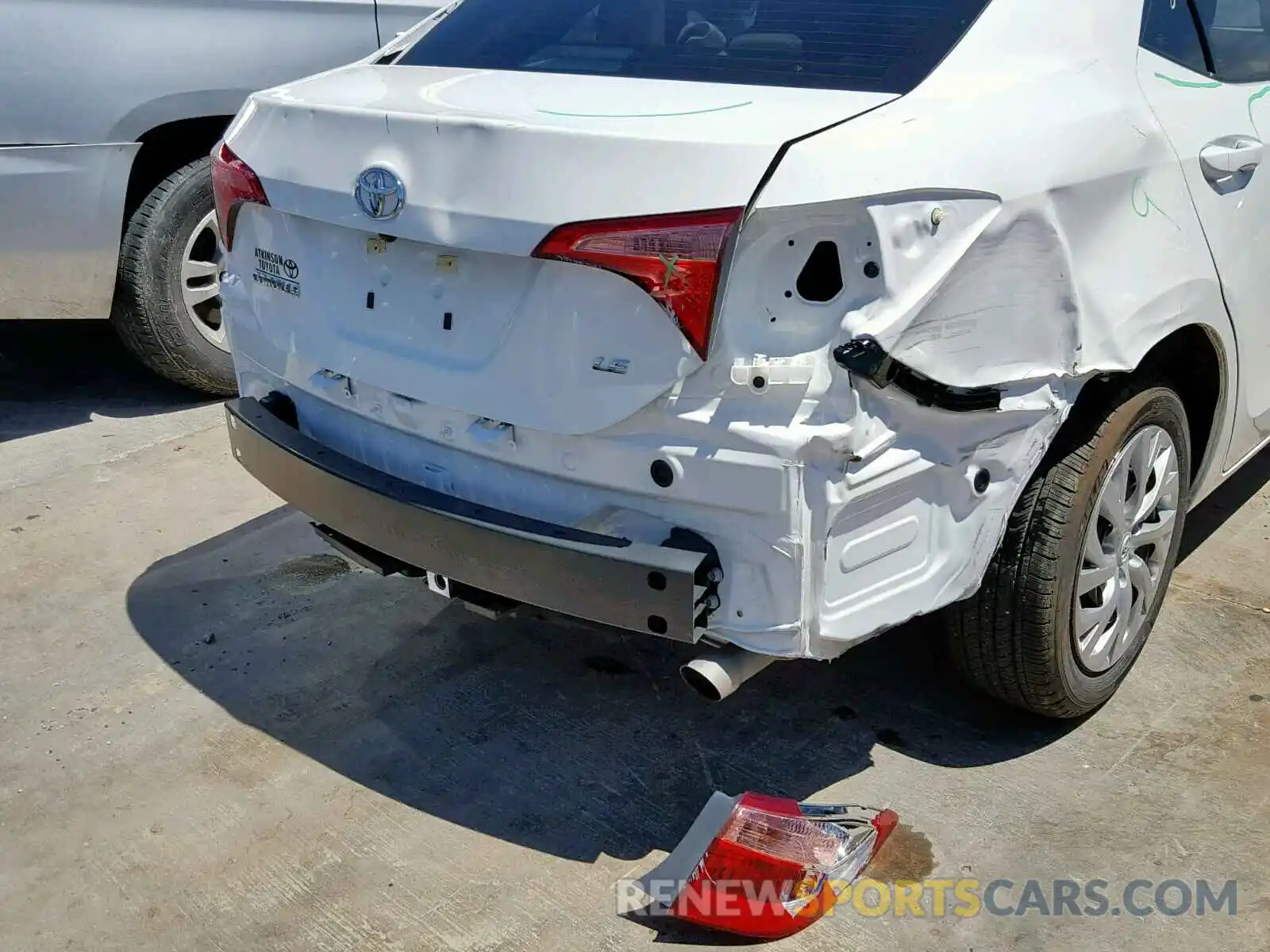 9 Photograph of a damaged car 5YFBURHE3KP910588 TOYOTA COROLLA 2019