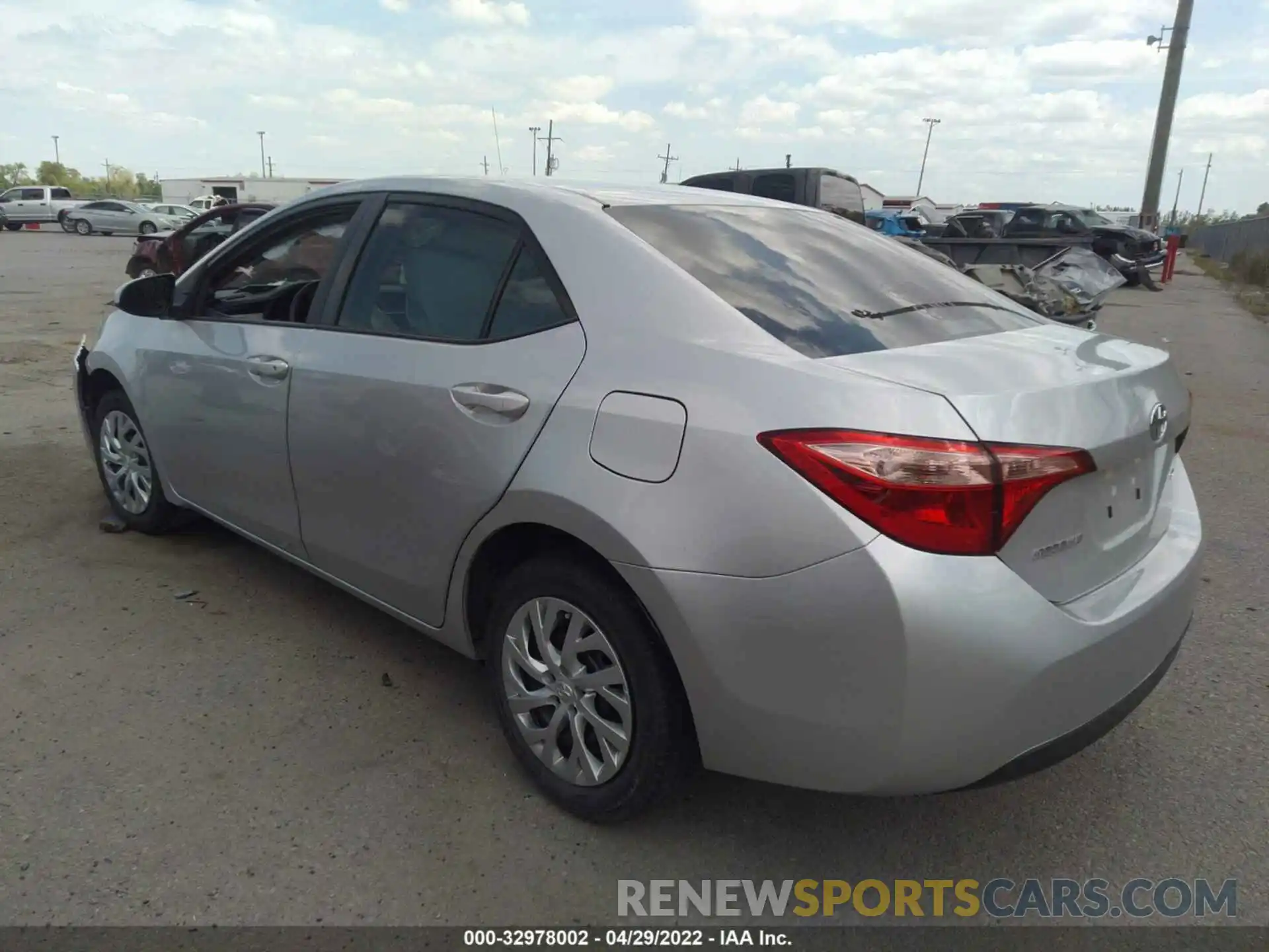 3 Photograph of a damaged car 5YFBURHE3KP911658 TOYOTA COROLLA 2019