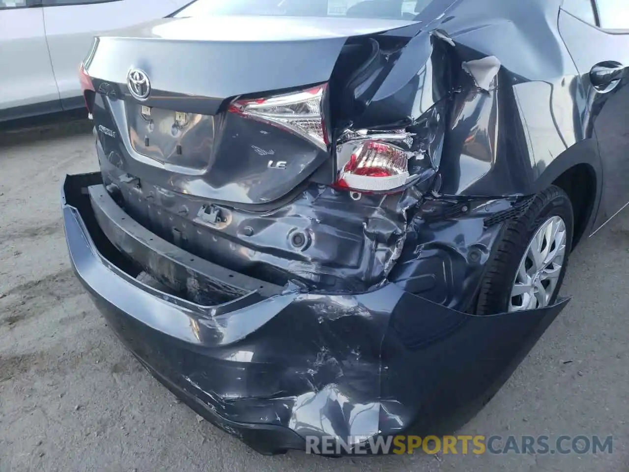 9 Photograph of a damaged car 5YFBURHE3KP912857 TOYOTA COROLLA 2019