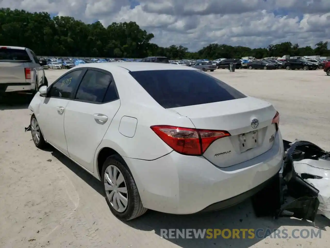 3 Photograph of a damaged car 5YFBURHE3KP913040 TOYOTA COROLLA 2019