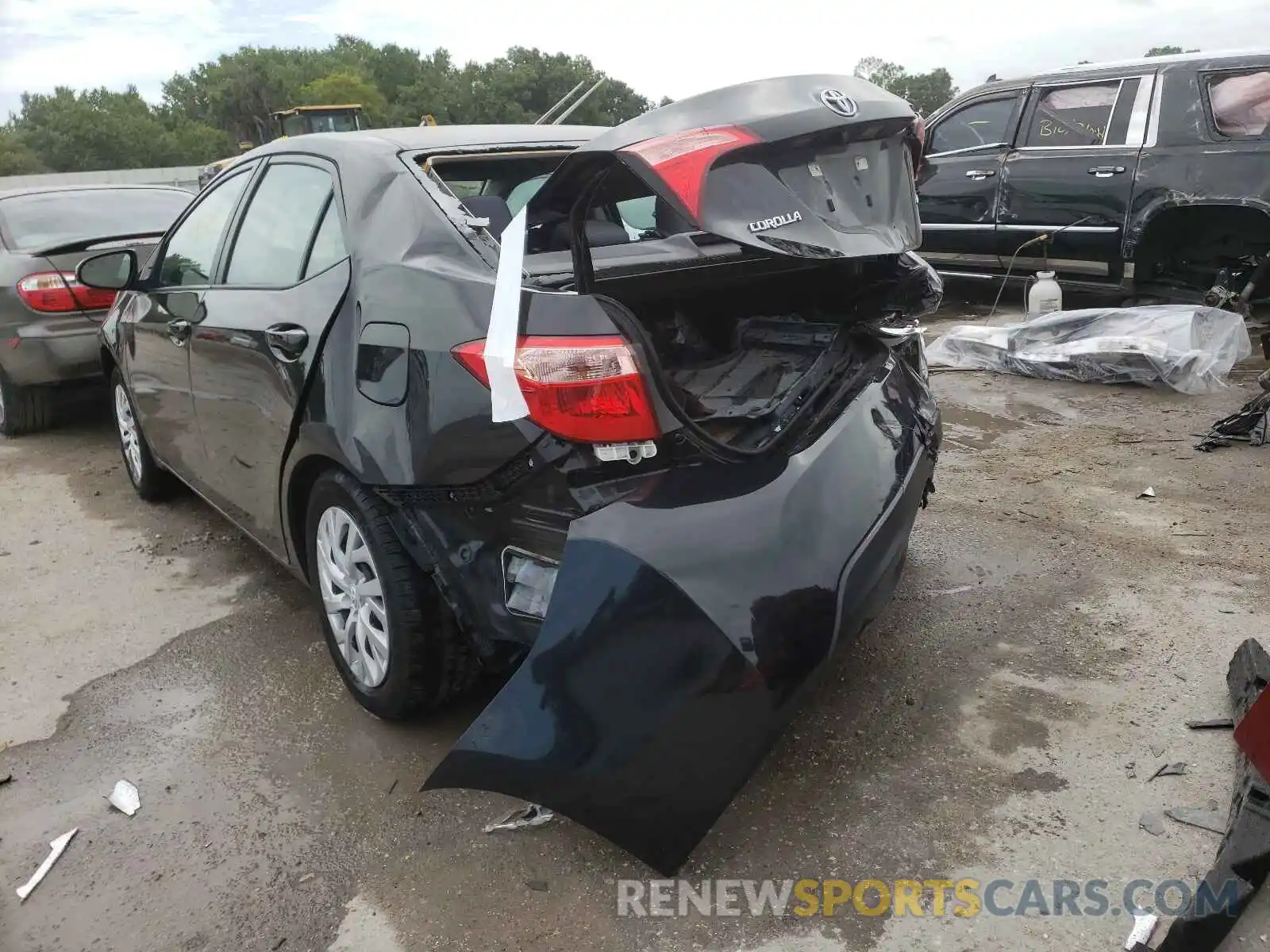 3 Photograph of a damaged car 5YFBURHE3KP913393 TOYOTA COROLLA 2019