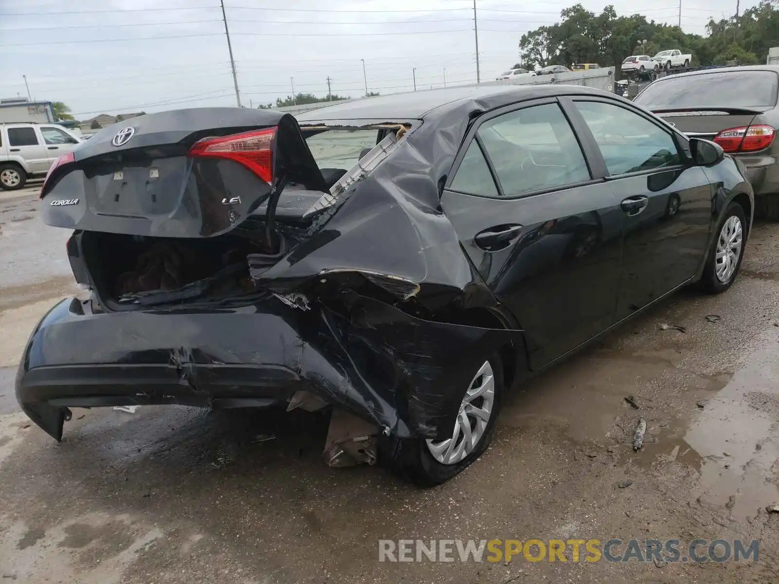 4 Photograph of a damaged car 5YFBURHE3KP913393 TOYOTA COROLLA 2019