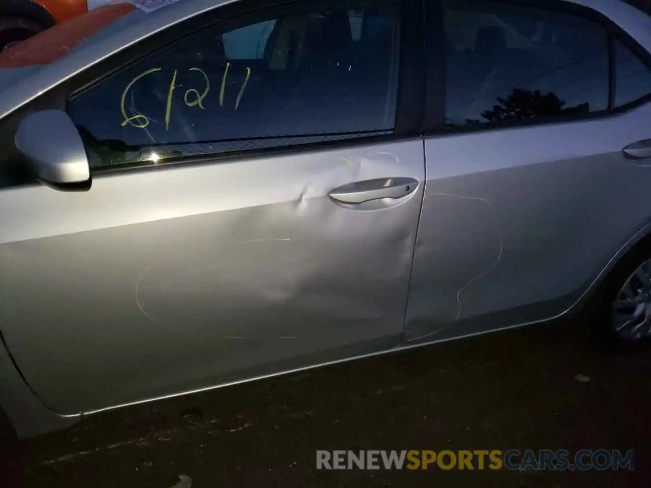 9 Photograph of a damaged car 5YFBURHE3KP913894 TOYOTA COROLLA 2019