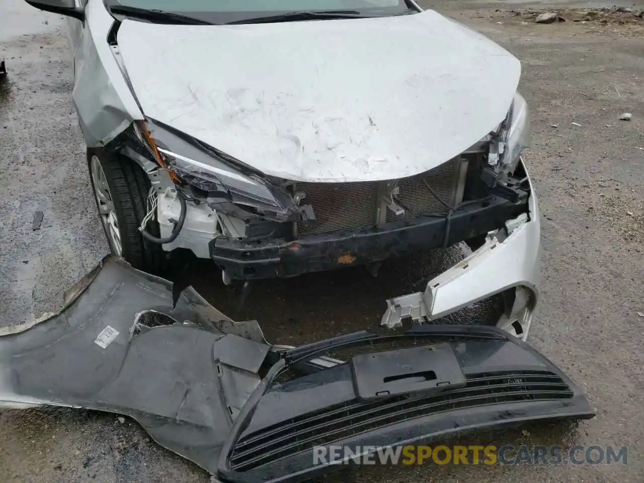 9 Photograph of a damaged car 5YFBURHE3KP913913 TOYOTA COROLLA 2019