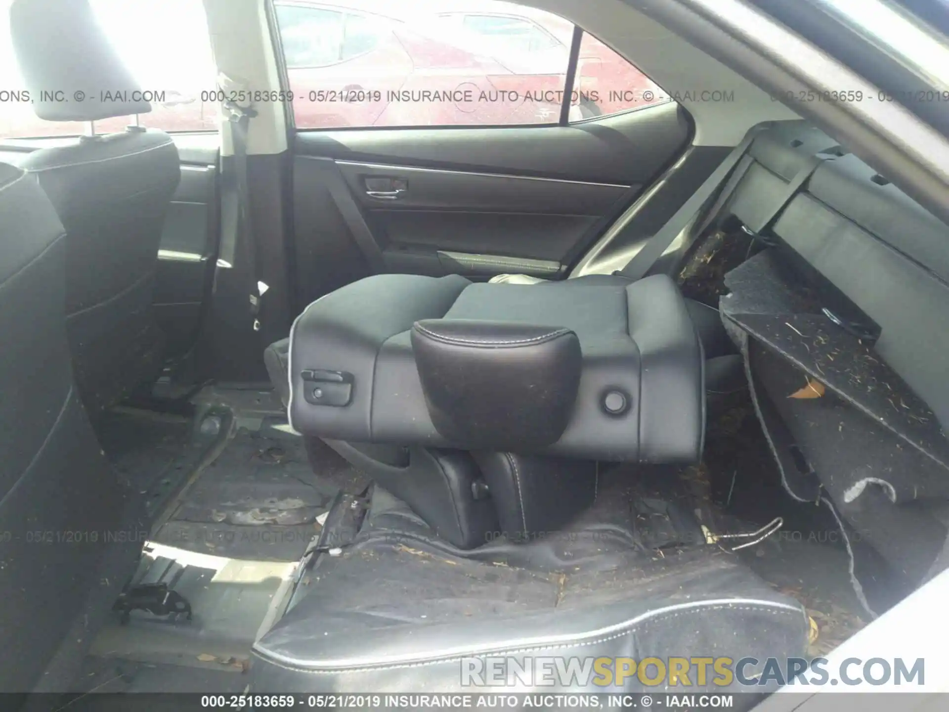 8 Photograph of a damaged car 5YFBURHE3KP915984 TOYOTA COROLLA 2019