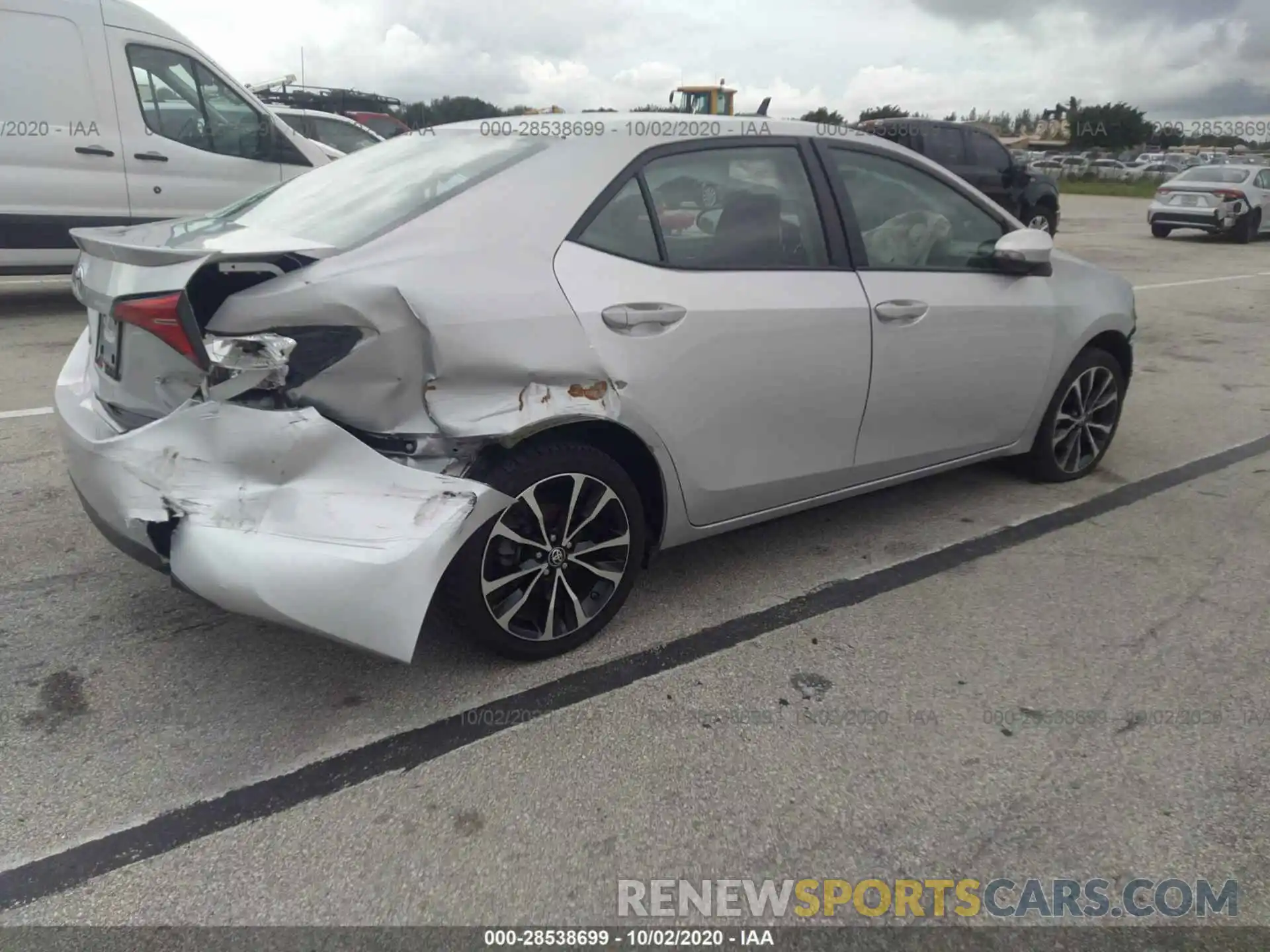 4 Photograph of a damaged car 5YFBURHE3KP916052 TOYOTA COROLLA 2019