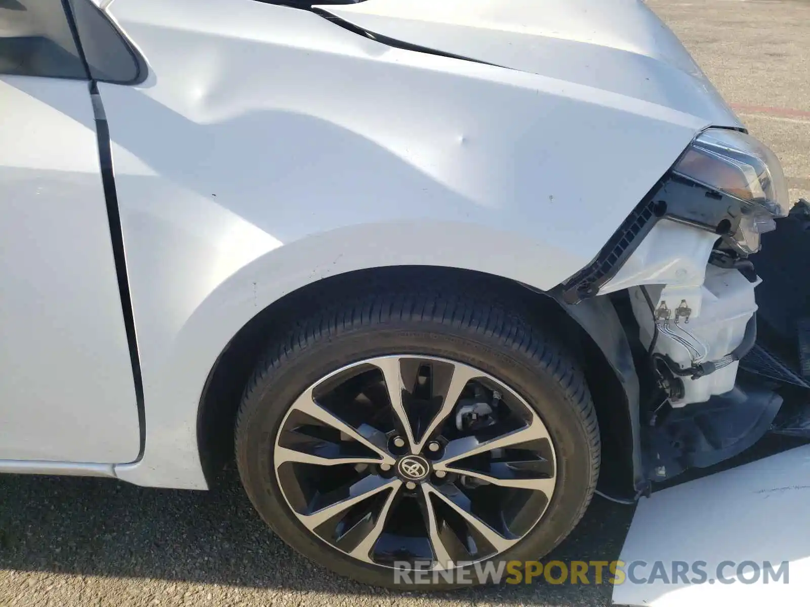 9 Photograph of a damaged car 5YFBURHE3KP916262 TOYOTA COROLLA 2019