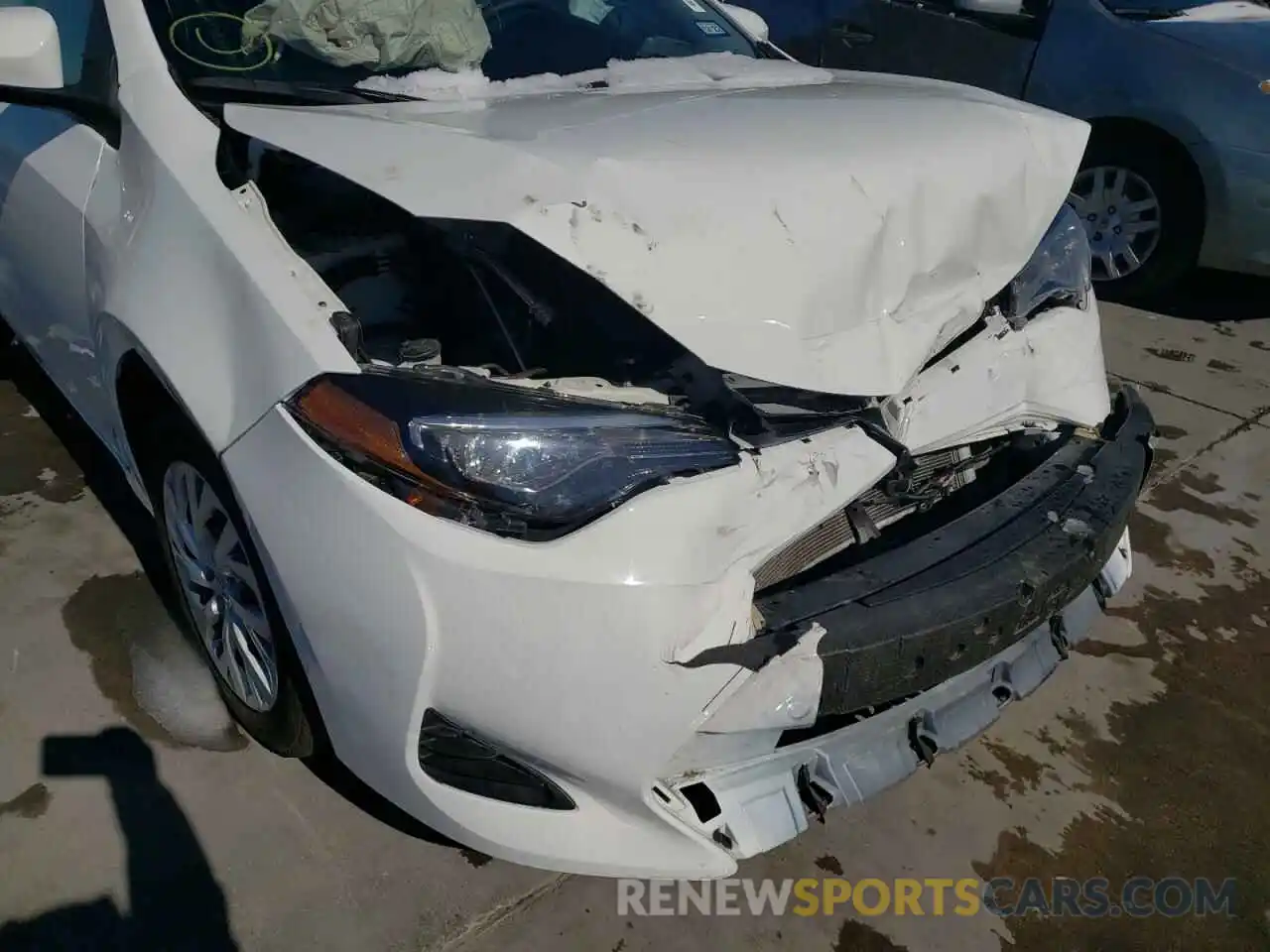 9 Photograph of a damaged car 5YFBURHE3KP916939 TOYOTA COROLLA 2019