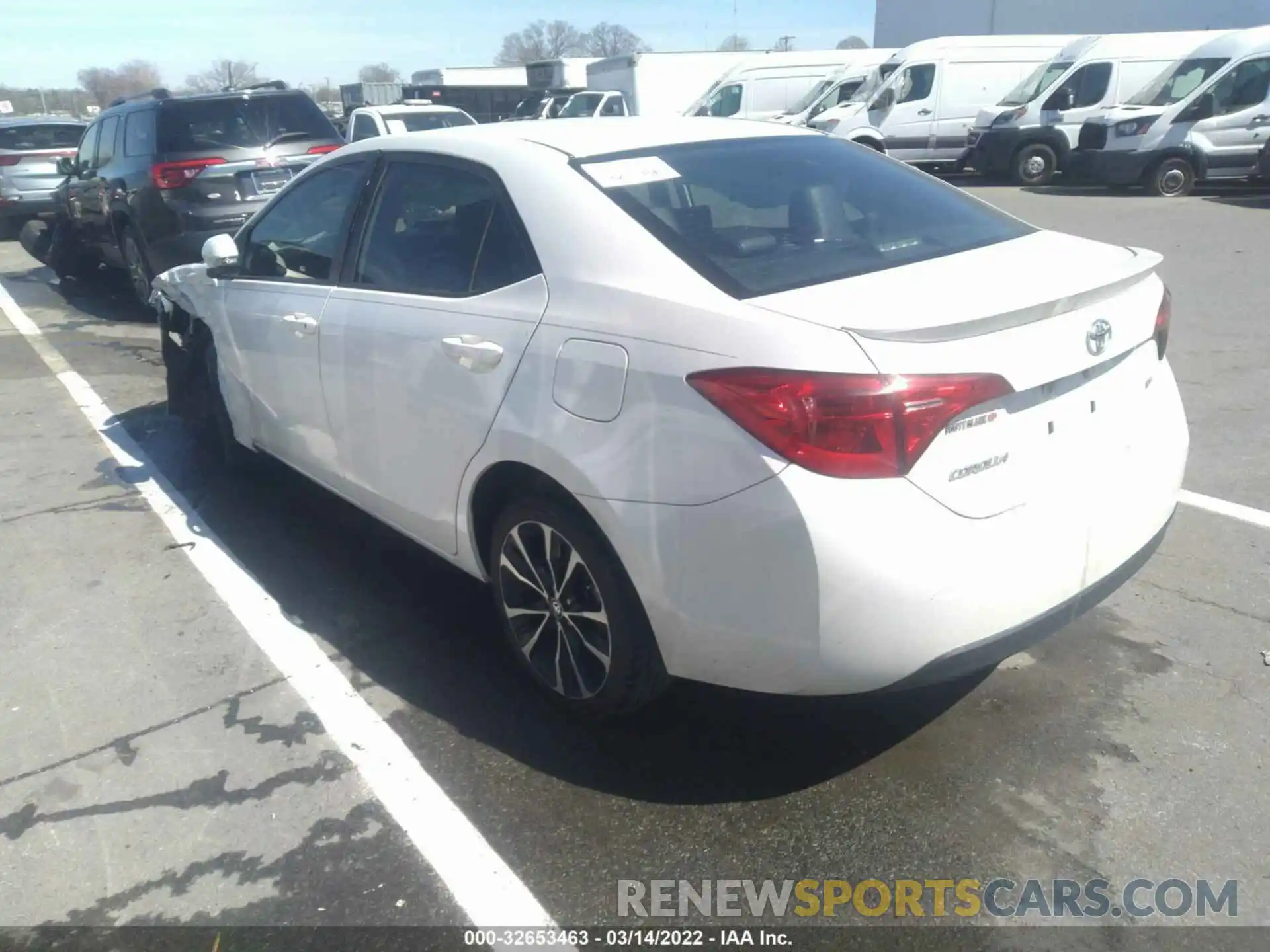 3 Photograph of a damaged car 5YFBURHE3KP922563 TOYOTA COROLLA 2019