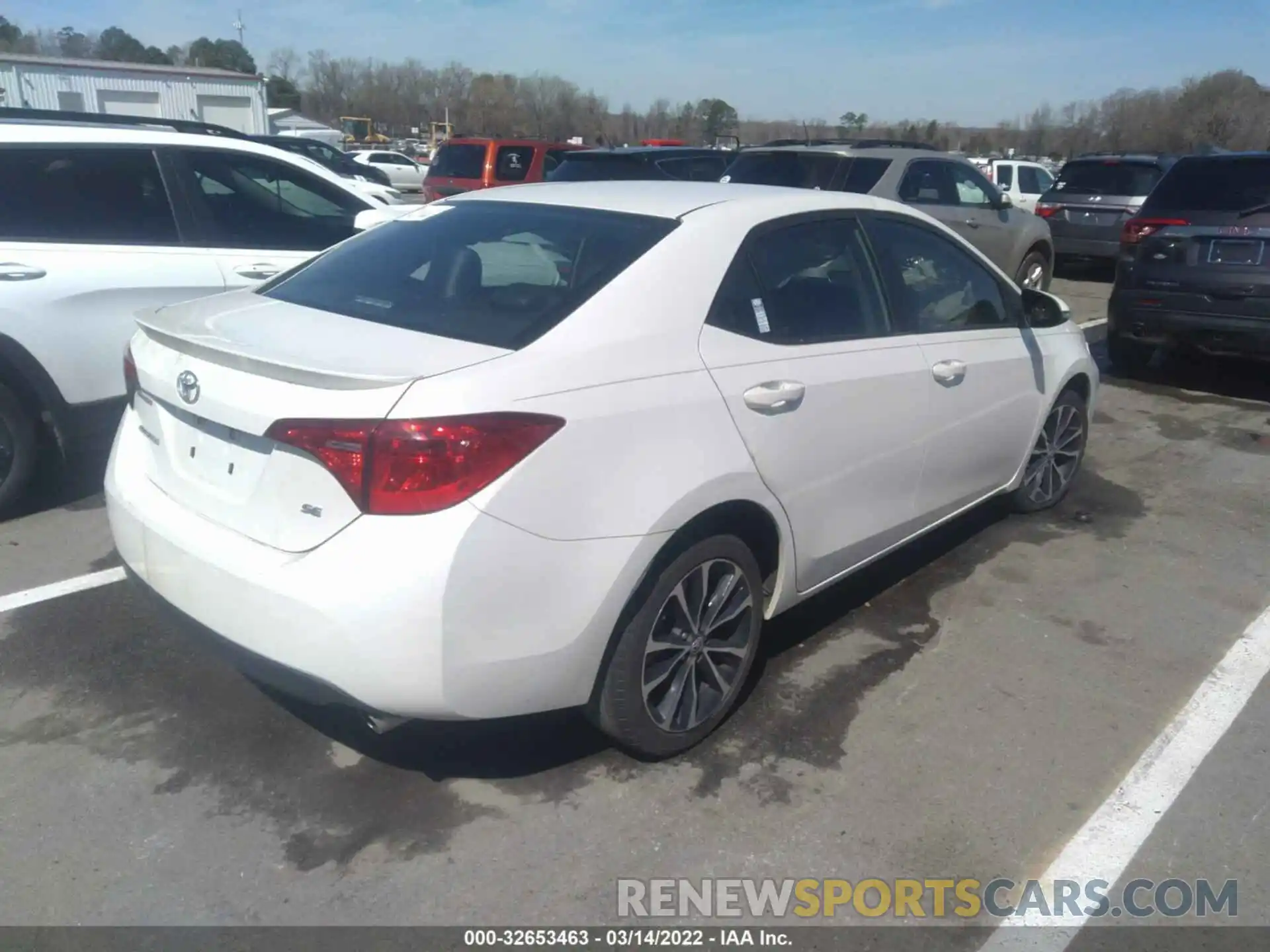 4 Photograph of a damaged car 5YFBURHE3KP922563 TOYOTA COROLLA 2019