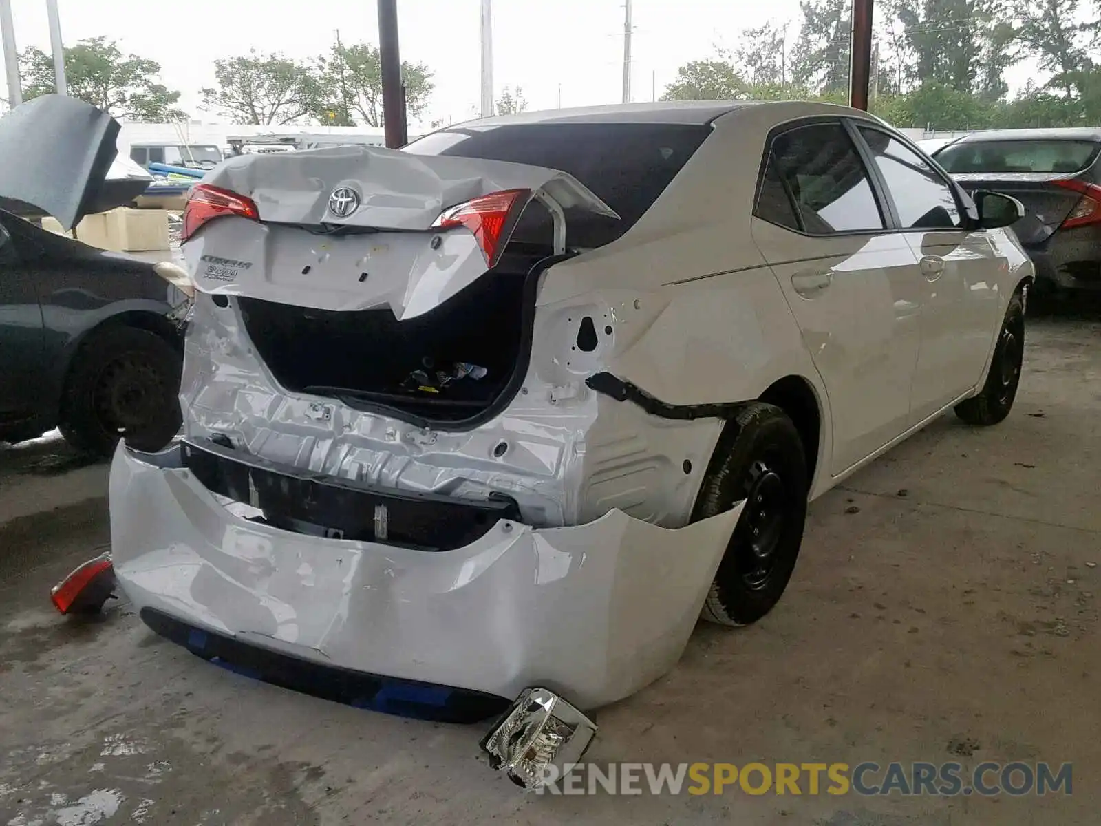 4 Photograph of a damaged car 5YFBURHE3KP922871 TOYOTA COROLLA 2019