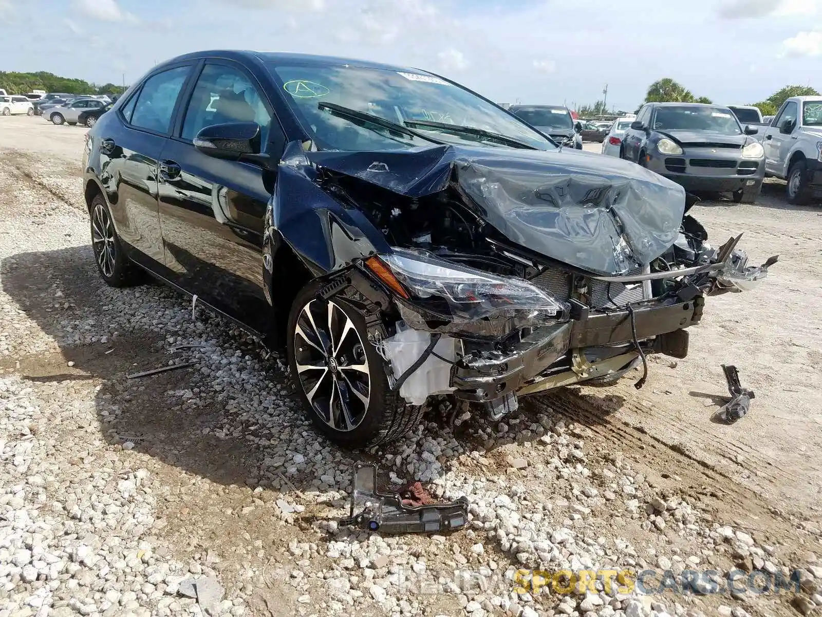 1 Photograph of a damaged car 5YFBURHE3KP923535 TOYOTA COROLLA 2019