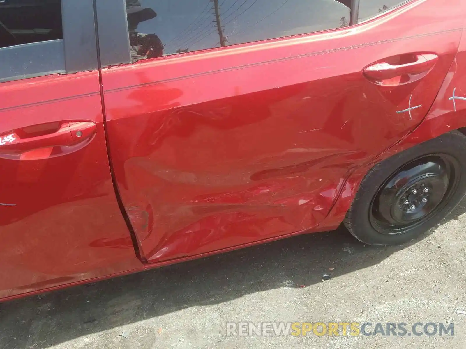 9 Photograph of a damaged car 5YFBURHE3KP923695 TOYOTA COROLLA 2019