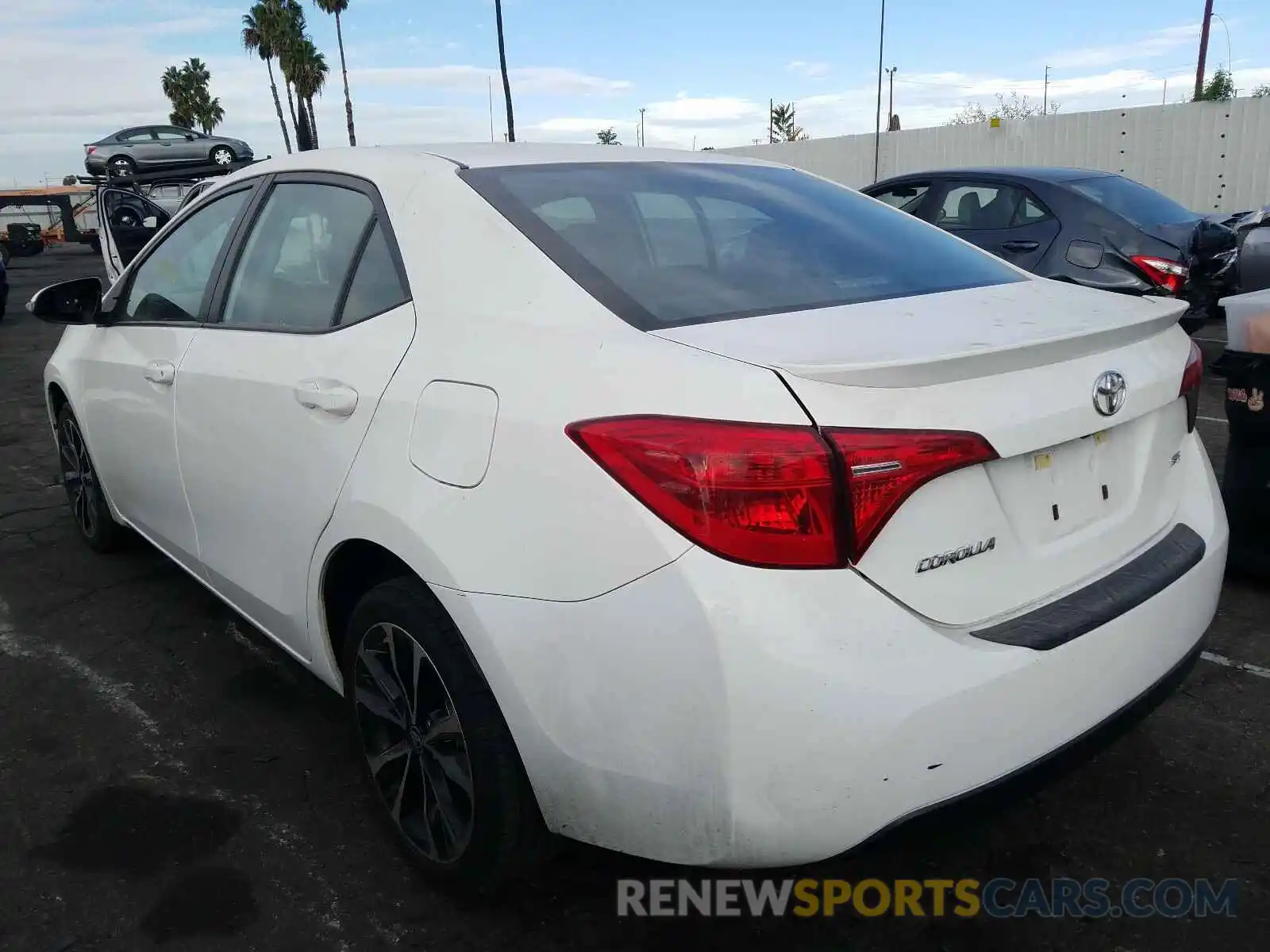 3 Photograph of a damaged car 5YFBURHE3KP925477 TOYOTA COROLLA 2019