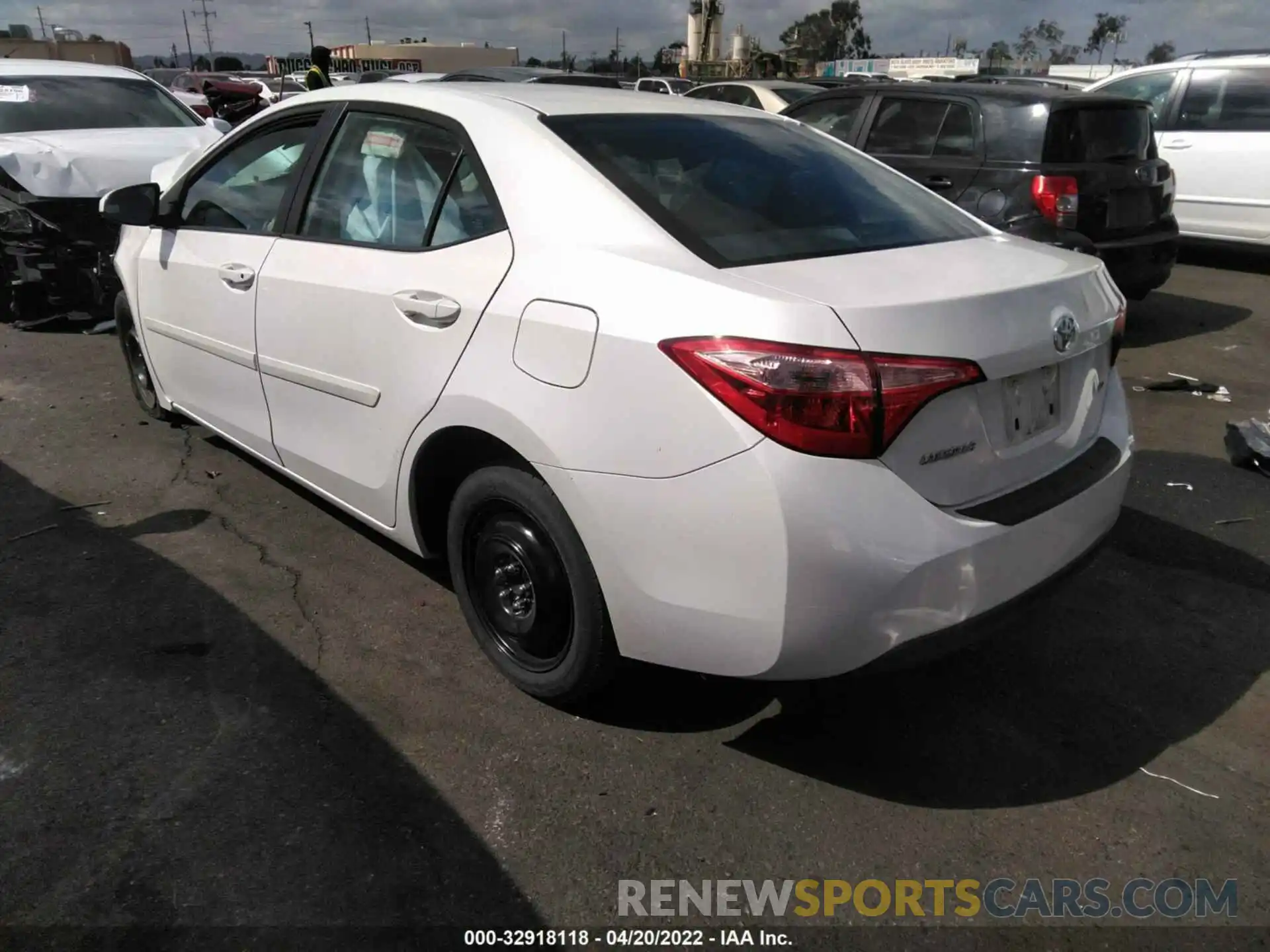 3 Photograph of a damaged car 5YFBURHE3KP926029 TOYOTA COROLLA 2019