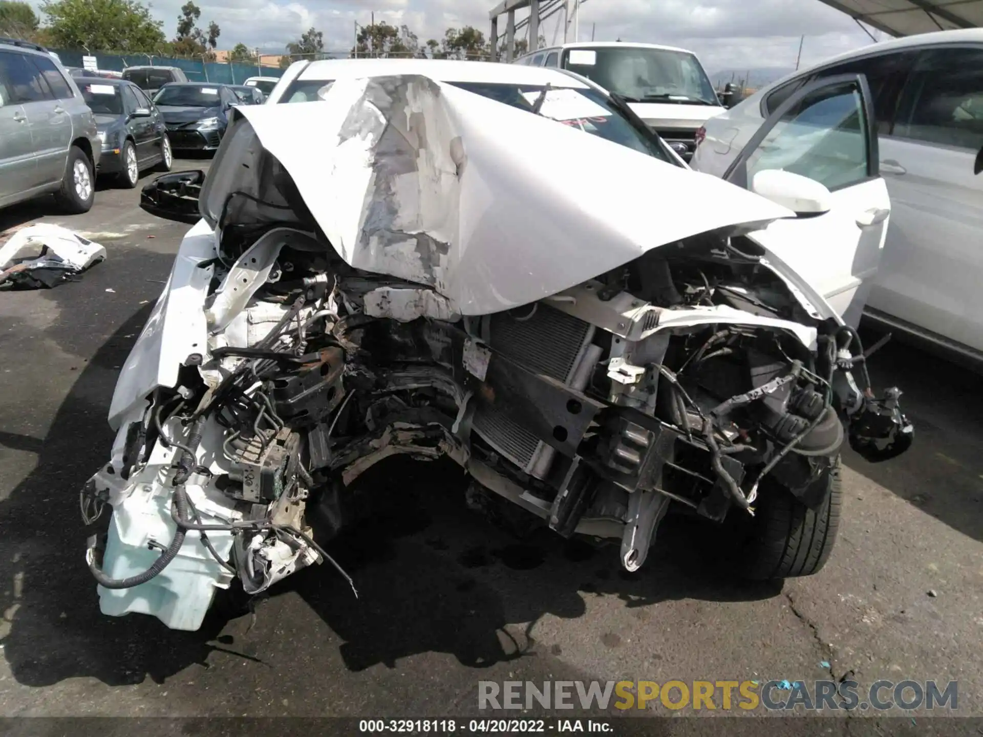 6 Photograph of a damaged car 5YFBURHE3KP926029 TOYOTA COROLLA 2019