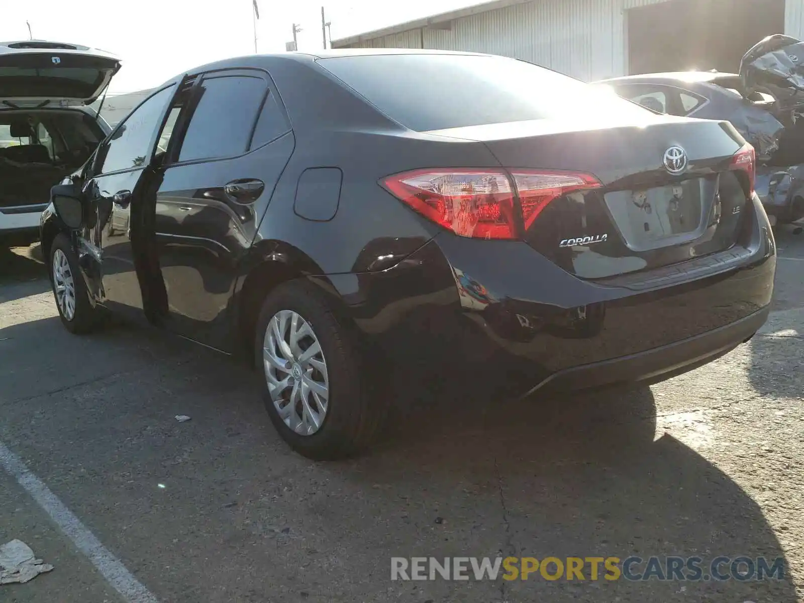 3 Photograph of a damaged car 5YFBURHE3KP926743 TOYOTA COROLLA 2019