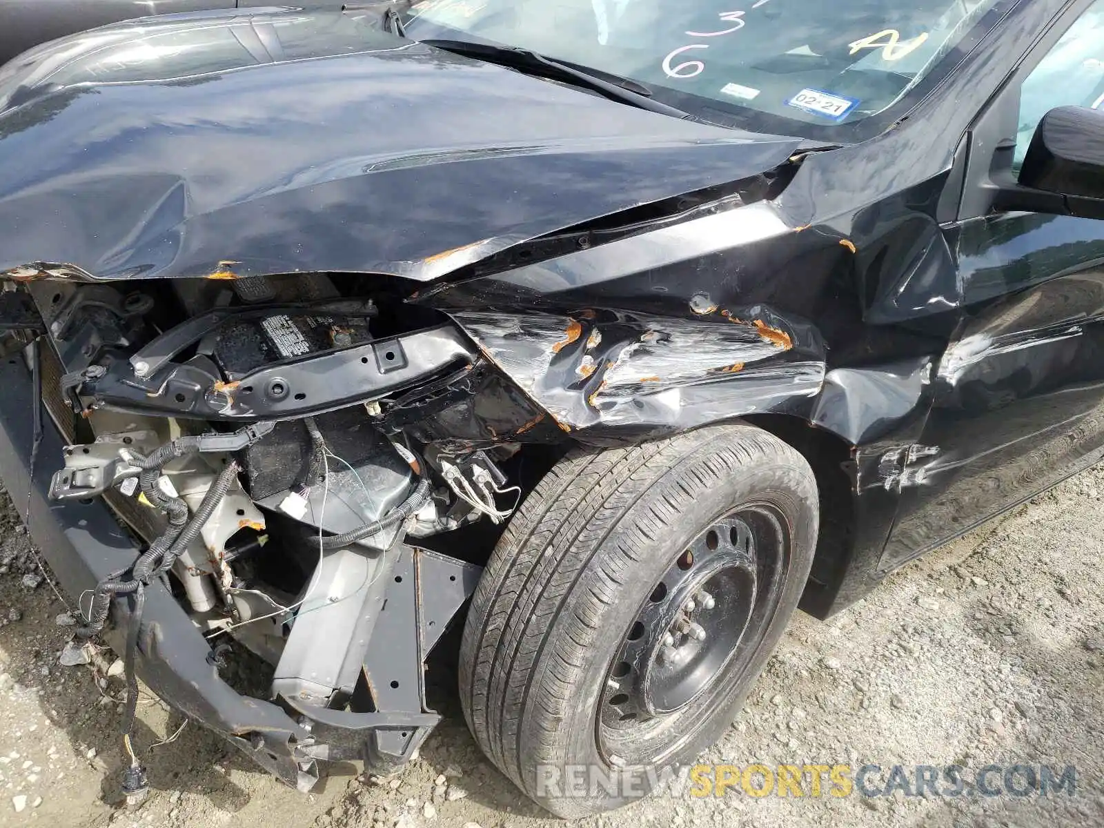 9 Photograph of a damaged car 5YFBURHE3KP926936 TOYOTA COROLLA 2019