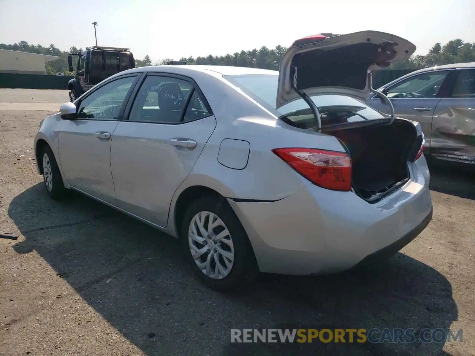 3 Photograph of a damaged car 5YFBURHE3KP927066 TOYOTA COROLLA 2019