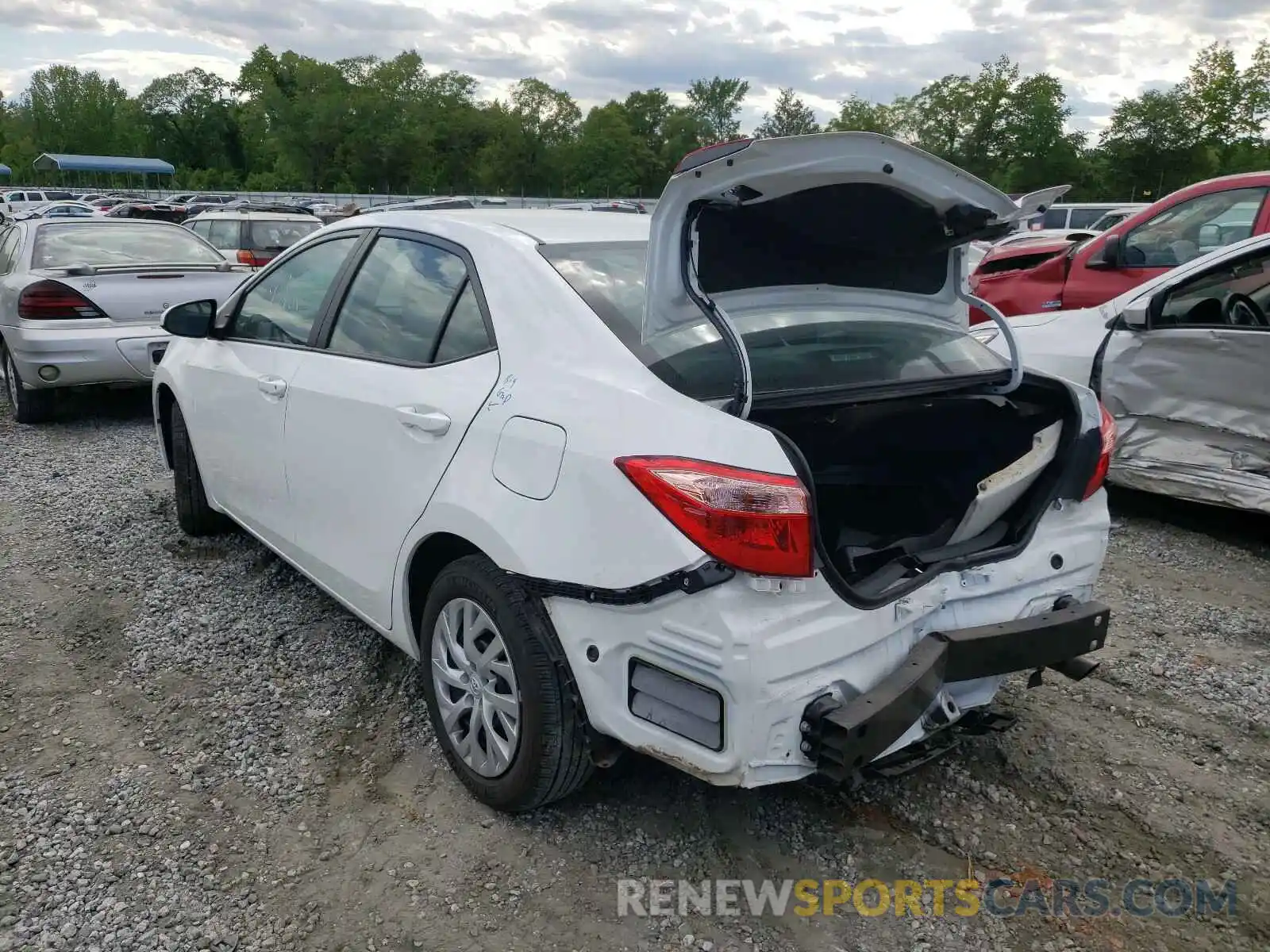 3 Photograph of a damaged car 5YFBURHE3KP929772 TOYOTA COROLLA 2019