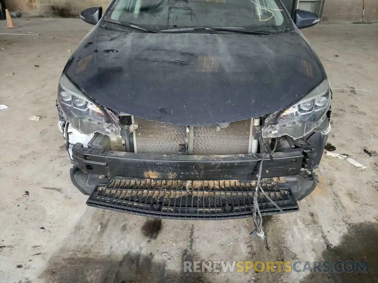 9 Photograph of a damaged car 5YFBURHE3KP930274 TOYOTA COROLLA 2019