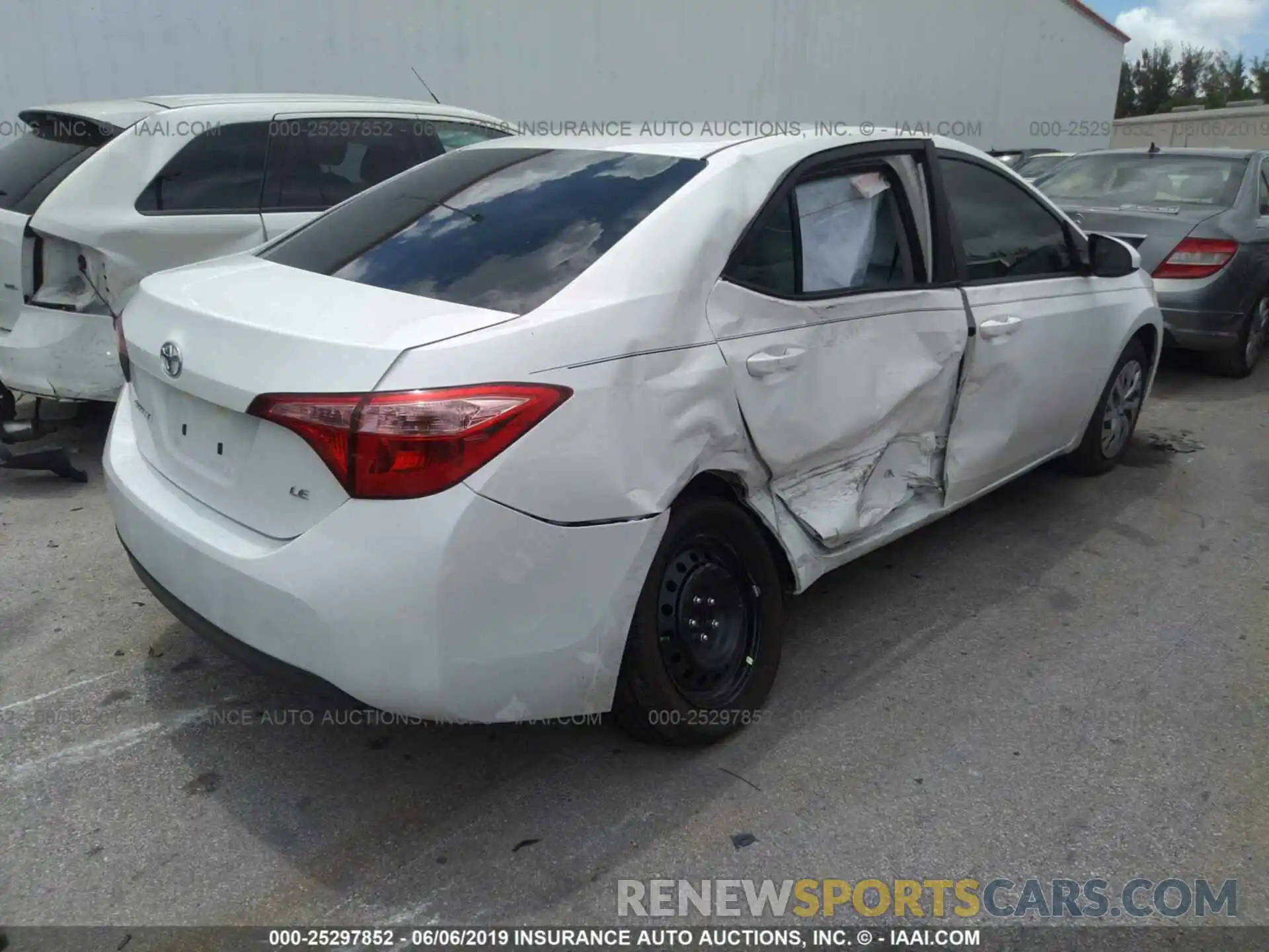 4 Photograph of a damaged car 5YFBURHE3KP932915 TOYOTA COROLLA 2019