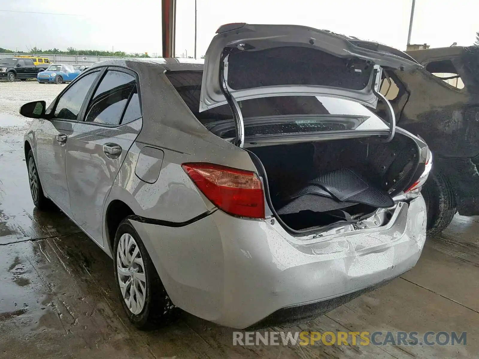 3 Photograph of a damaged car 5YFBURHE3KP933174 TOYOTA COROLLA 2019