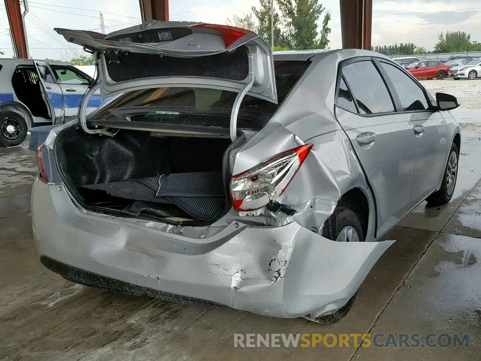 4 Photograph of a damaged car 5YFBURHE3KP933174 TOYOTA COROLLA 2019