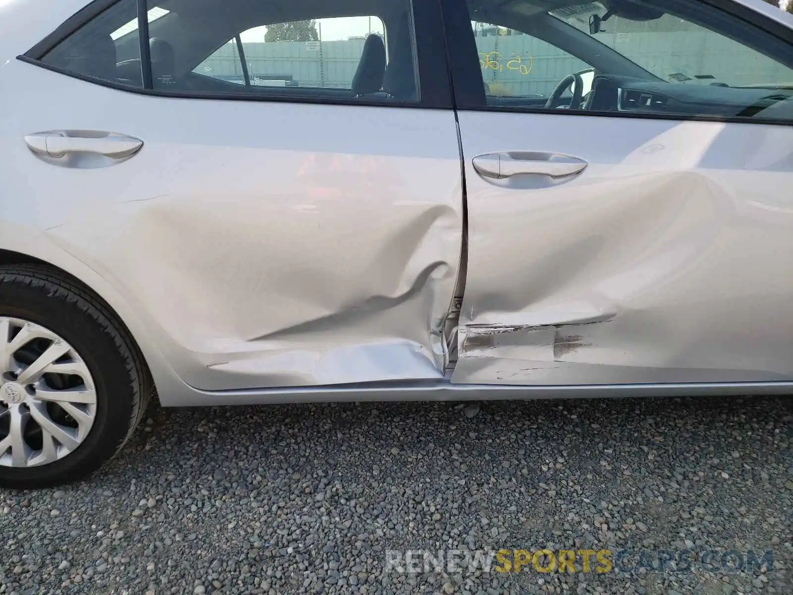 9 Photograph of a damaged car 5YFBURHE3KP934292 TOYOTA COROLLA 2019