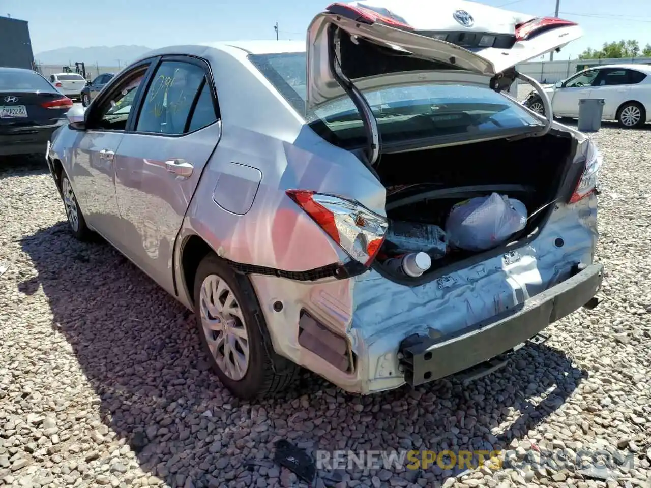 3 Photograph of a damaged car 5YFBURHE3KP935927 TOYOTA COROLLA 2019