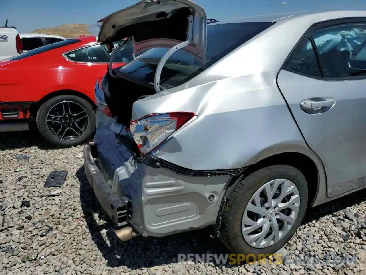 9 Photograph of a damaged car 5YFBURHE3KP935927 TOYOTA COROLLA 2019