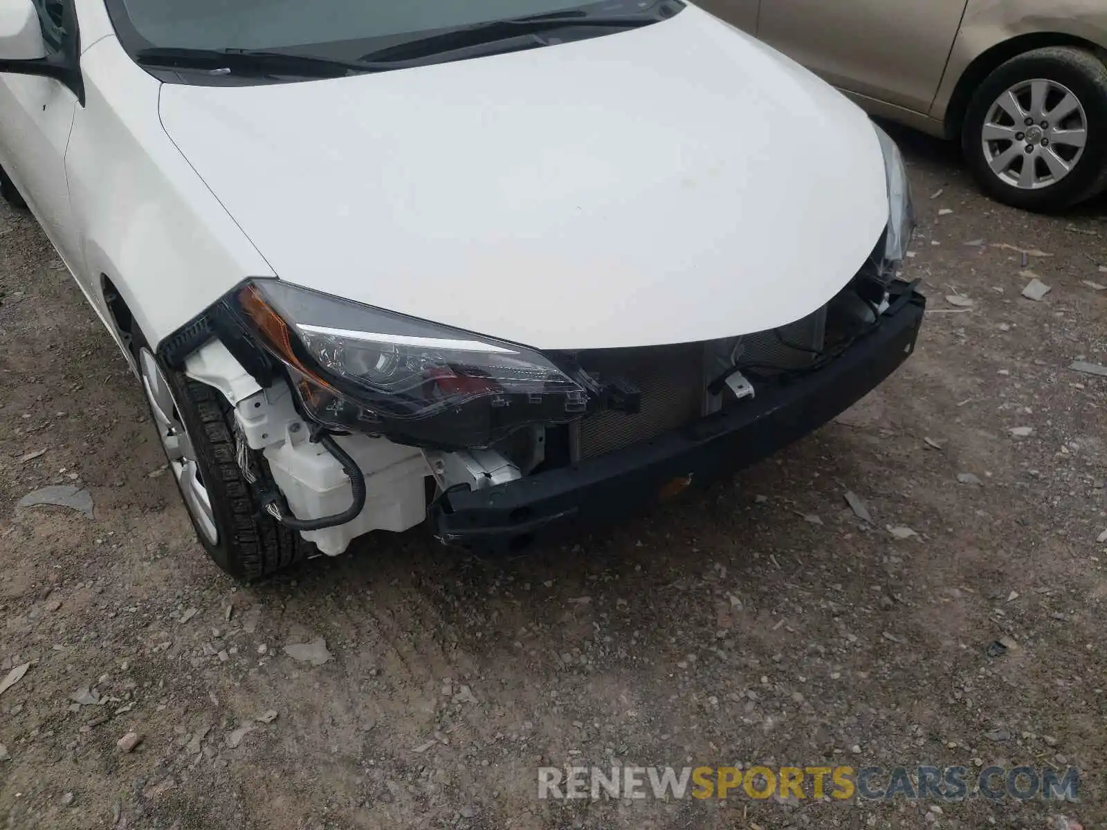 9 Photograph of a damaged car 5YFBURHE3KP936561 TOYOTA COROLLA 2019