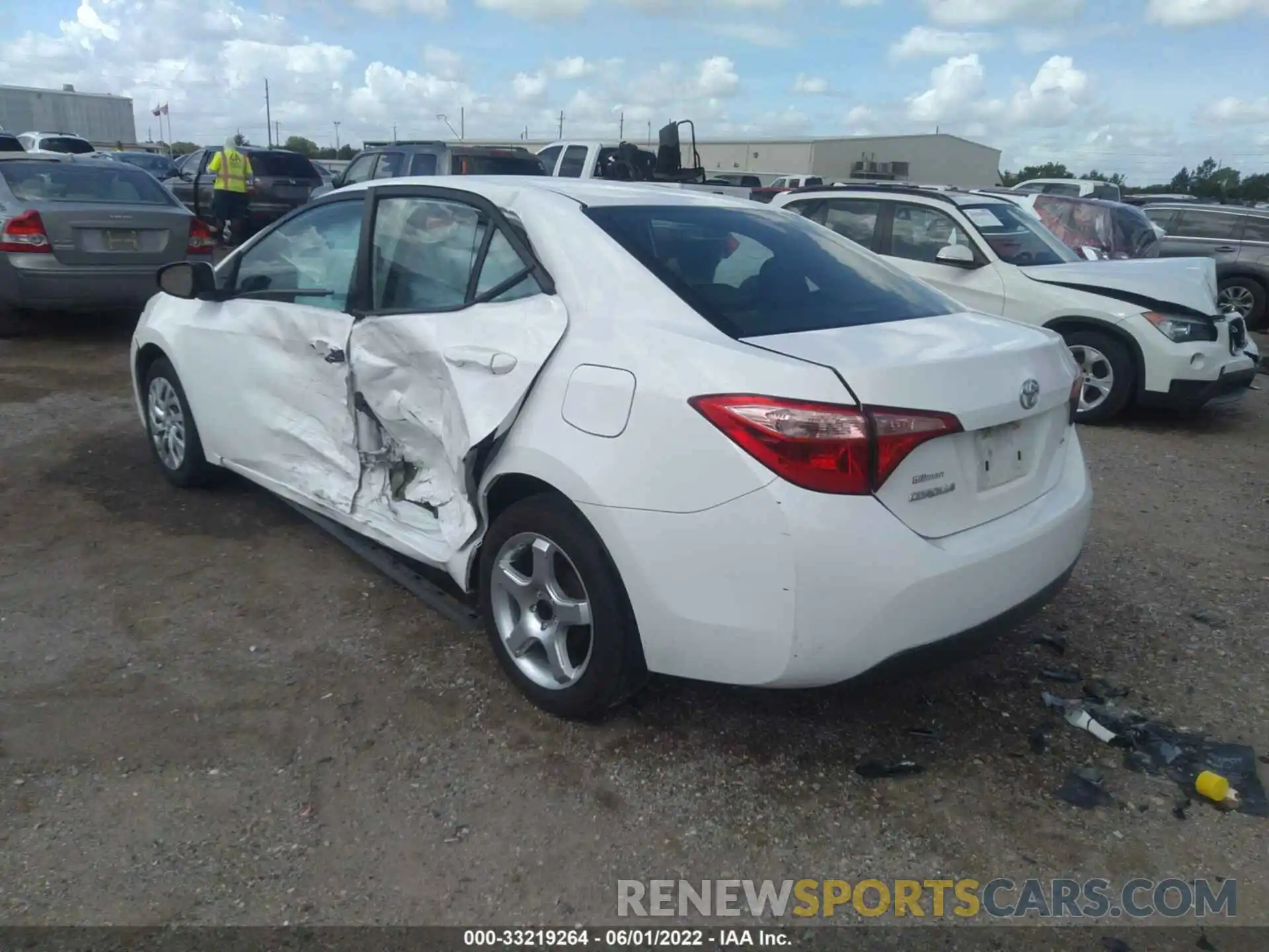 3 Photograph of a damaged car 5YFBURHE3KP936978 TOYOTA COROLLA 2019