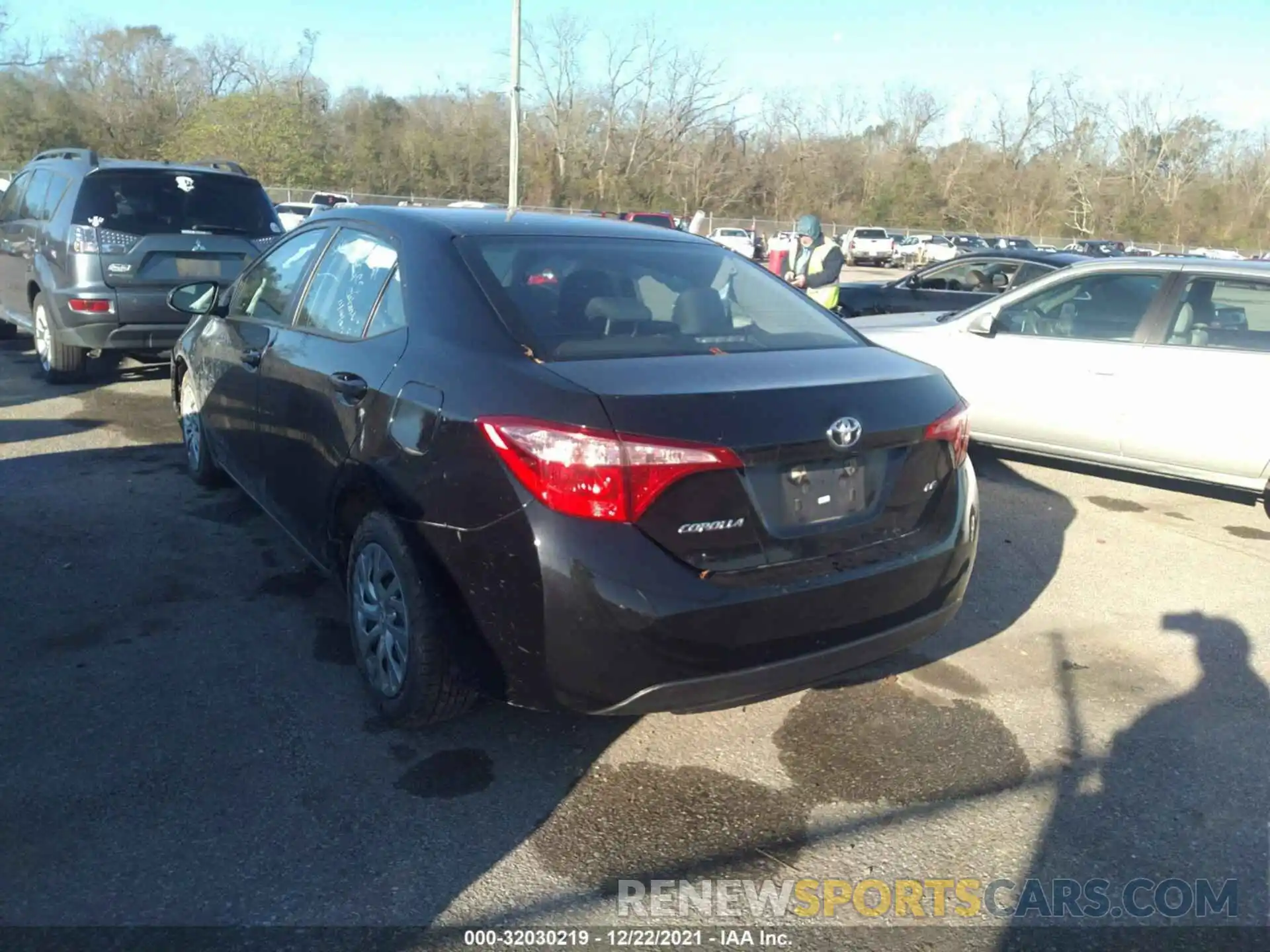 3 Photograph of a damaged car 5YFBURHE3KP937046 TOYOTA COROLLA 2019