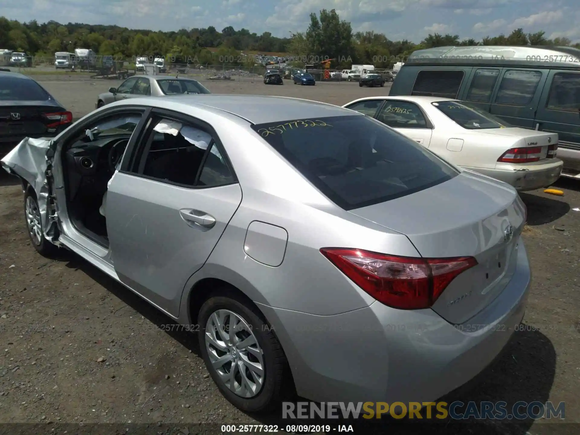 3 Photograph of a damaged car 5YFBURHE3KP938939 TOYOTA COROLLA 2019