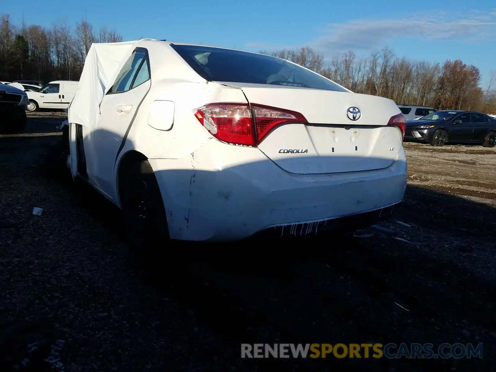 3 Photograph of a damaged car 5YFBURHE3KP939170 TOYOTA COROLLA 2019