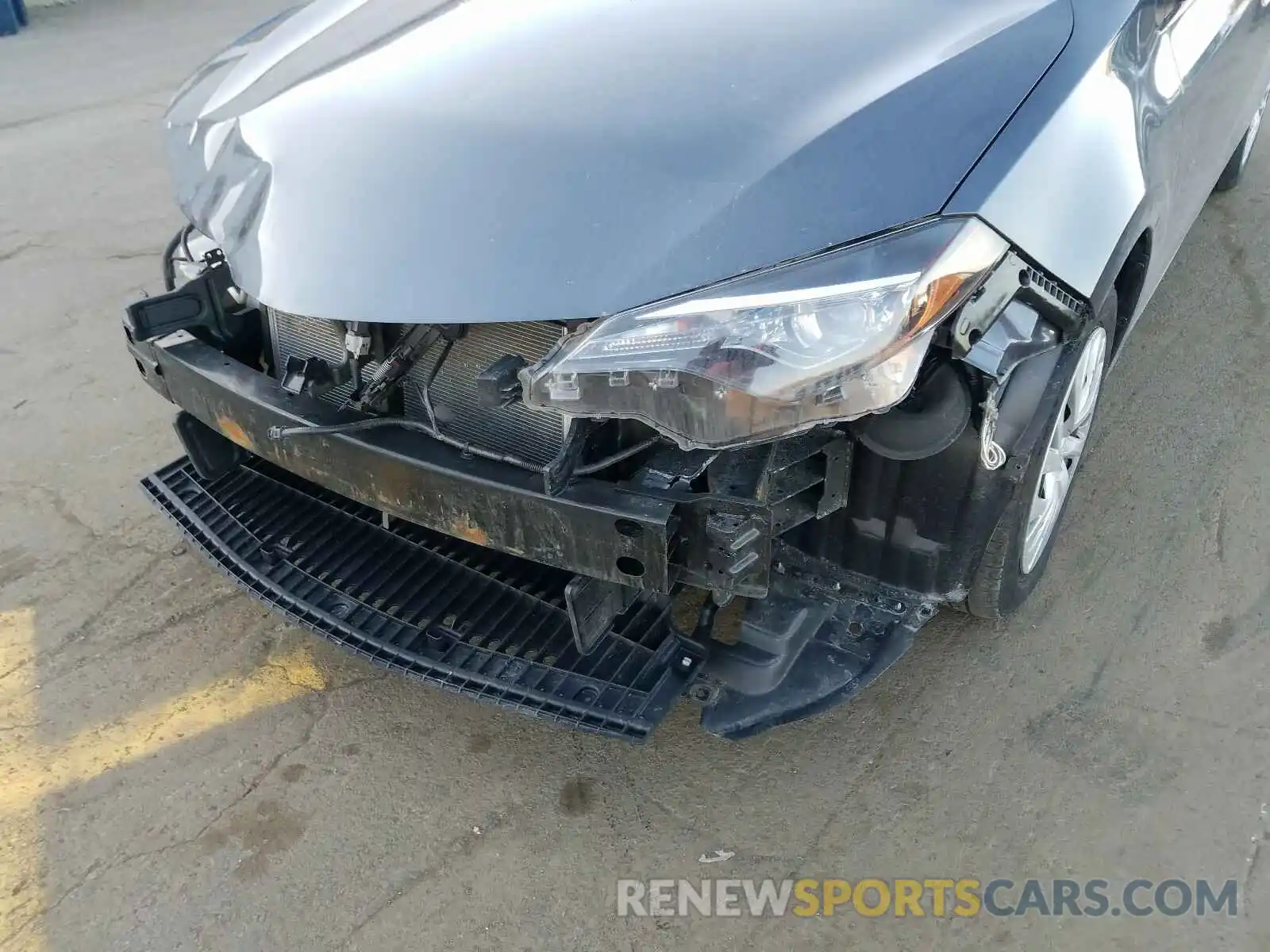 9 Photograph of a damaged car 5YFBURHE3KP941372 TOYOTA COROLLA 2019