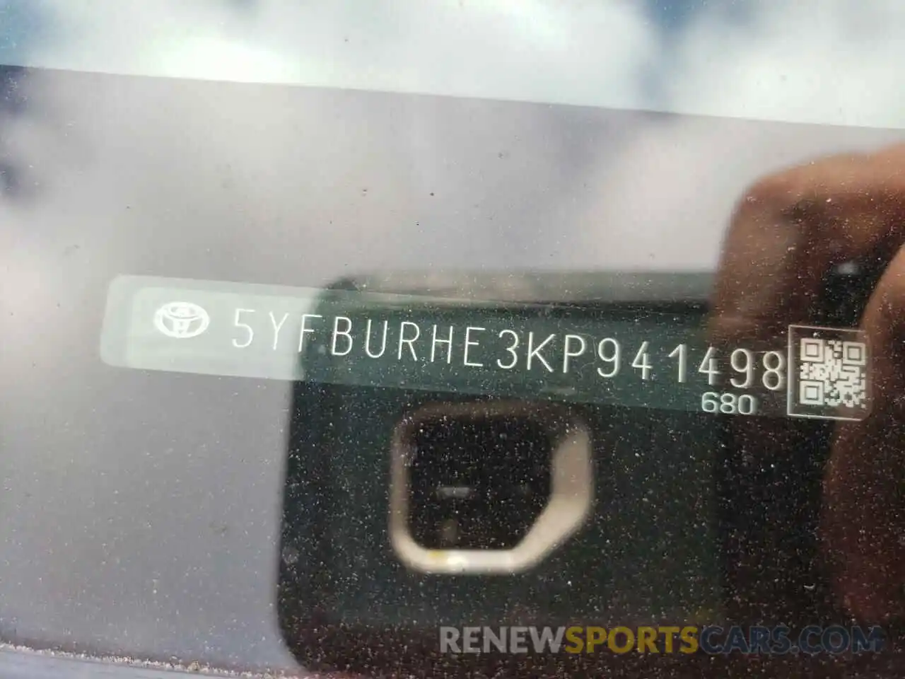 10 Photograph of a damaged car 5YFBURHE3KP941498 TOYOTA COROLLA 2019