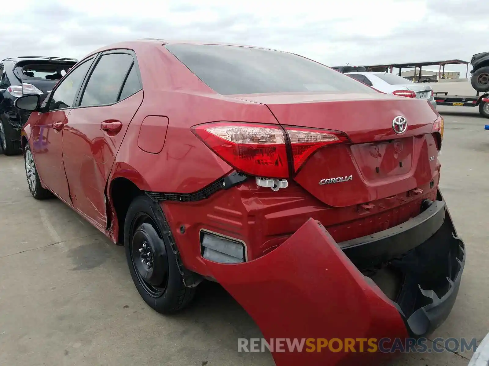 3 Photograph of a damaged car 5YFBURHE3KP947611 TOYOTA COROLLA 2019