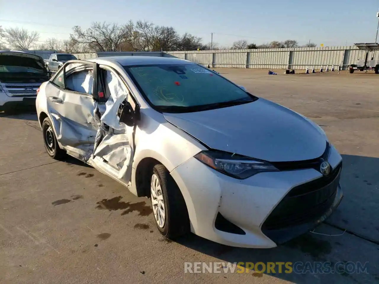 1 Photograph of a damaged car 5YFBURHE3KP947625 TOYOTA COROLLA 2019